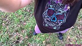 bouncing boobs and dirty feet with pissing pussy action