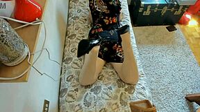 Beautiful Italian MILF has stunning feet and loves anal sex