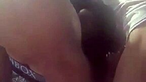 Bela �ndia goes crazy with a mind-blowing bukkake at beach
