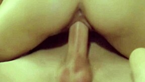 Friend’s mom seduces me and gives me a good fuck – amateur video