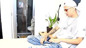 Skinny guy enjoys amateur action with his neighbor