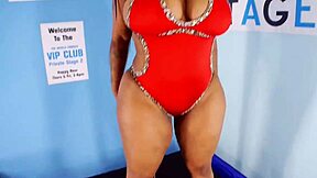 Mz Berry's exotic striptease with big ass and tits