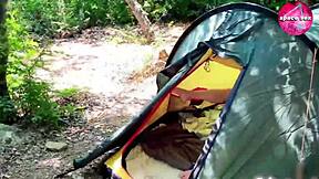 Only women enjoy solo pleasure in the great outdoors
