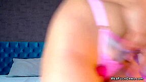 Pretty brunette gets off on vibrator in homemade video