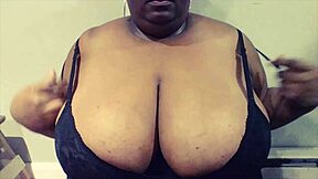 Latasha’s love for big boobs and dildo play on webcam