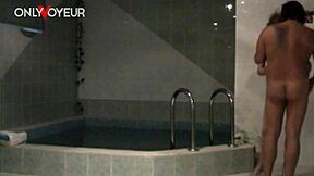 Natural tits and muff diving in homemade amateur video