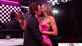 Blonde hottie Mandy Rhea enjoys a threesome in a nightclub