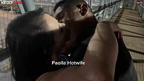 Paola, a hot wife in her prime, gives a very hot handjob to a black big cock