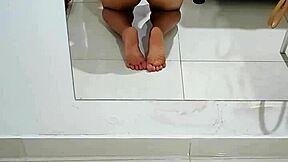 Novinha Sucks Dick Eagerly While Parents Rest Nearby