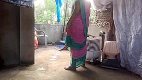 Homemade Indian porn with an aunt who is very hot