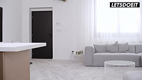 Hot teen ara mix drilled by bbc delivery guy full scene!