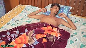 Big dick desi guy bangs chubby kamwali in doggy style