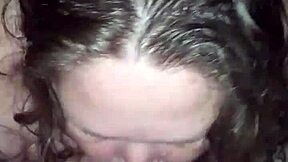 White MILF gives good blow job