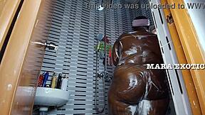 Black beauty Mara and her man in a hot shower scene