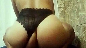 Solo amateur girl showing off her big ass and tits while she masturbates