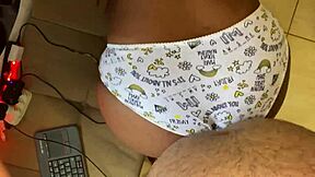Inteada showed her new sexy panties on webcam