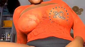 A hot girl got her pussy shaved in a luxurious style