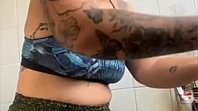 casada films cooking online but craves showing her swollen pussy