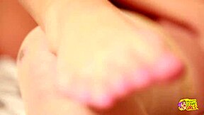 Hey, this gorgeous blonde masturbates waiting for her friend to lick her big ass! 😘