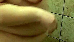 Curvy BBW Wife Caught Showering in Homemade Clip