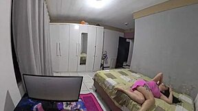 Dona de Casa Pays Technician with Her Ass While Husband's Out