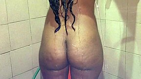 Sexy little vixen films herself bathing, met on now69 com