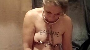 2024 esclave f autoseance with uro and gode play