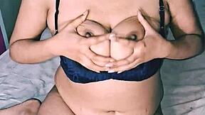 Hot Desi Indian Bhabhi Shows Off Big Juicy Boobs