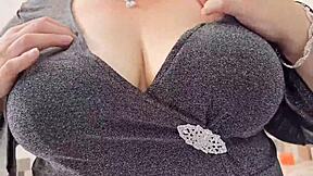 Wow, that big ass female boss let the janitor strip her panties off! 😍