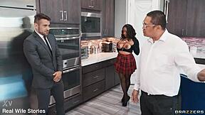 Hey, wanna sneak some fucking with Quincy Roee while house-hunting?