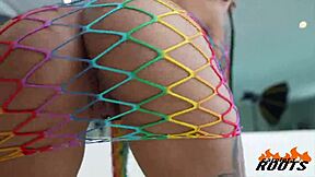 caroleta roots struggles with a tight fit as loupan takes control. their latina heat ends in a creamy mess.