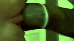 Vizinho Negão do Pau Grande Comeu Minha Bucetinha. Gozou na Minha Boca no Quarto!