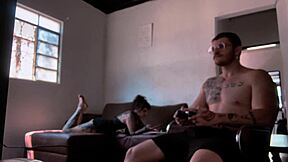 bastidores da gravação with carmona sucking while playing video games