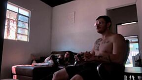bastidores da gravação with carmona sucking while playing video games