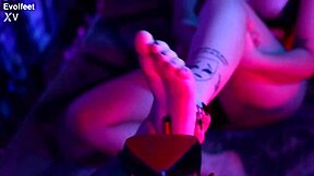 Lesbian foot fetish with Rotten Venus & Nath