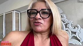 coroa casada cheats on cuckold husband with two guys in threesome anal and blowjob